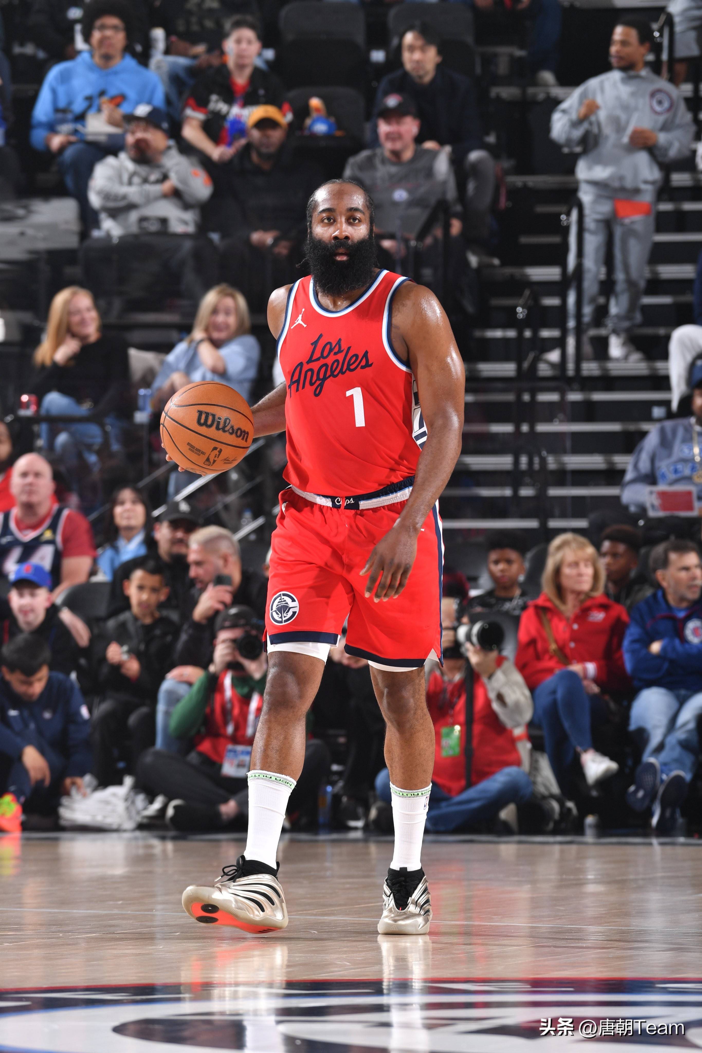 现出与众不 现出与众不