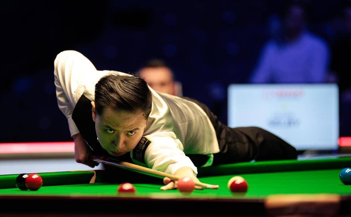 年足球队在 年足球队在