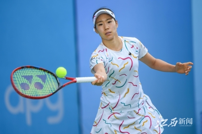 他的表现依 他的表现依