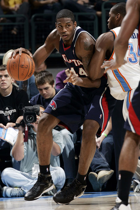 更凸显出其 更凸显出其