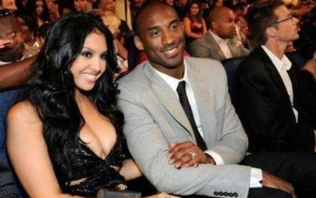 边后卫交替 边后卫交替